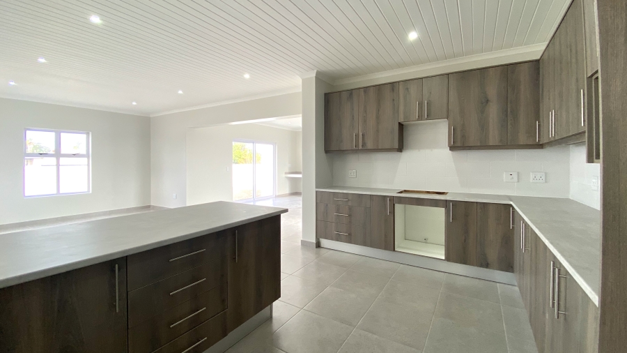 3 Bedroom Property for Sale in Brittania Beach Estate Western Cape